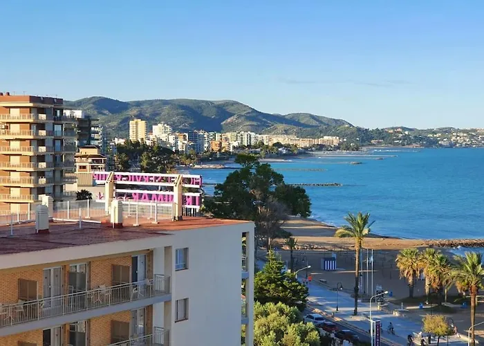 Fully-Equipped, Ideal Beach-Front Apartment