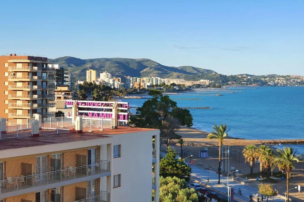 Fully-equipped, Ideal Beach-front Apartment *
