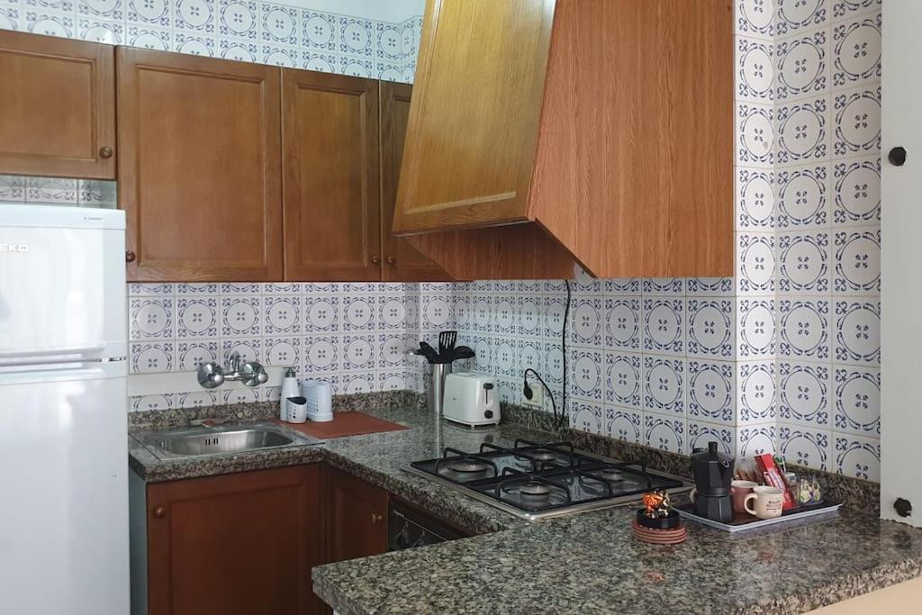 Fully-equipped, Ideal Beach-front Apartment