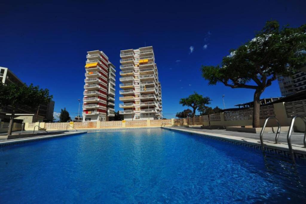 Fully-equipped, Ideal Beach-front *
