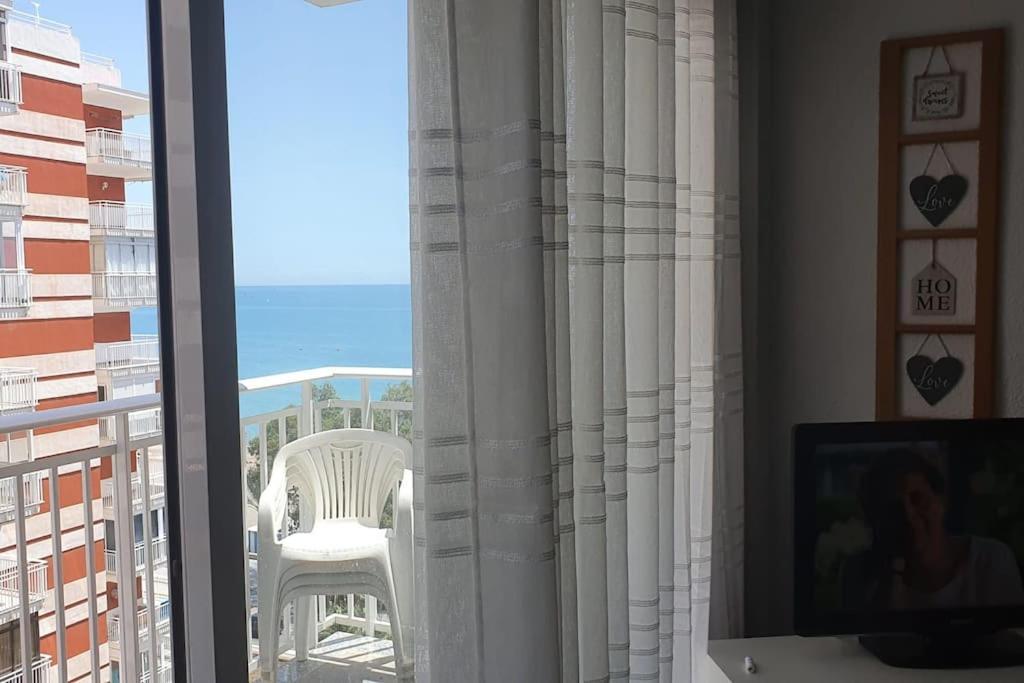Fully-equipped, Ideal Beach-front *