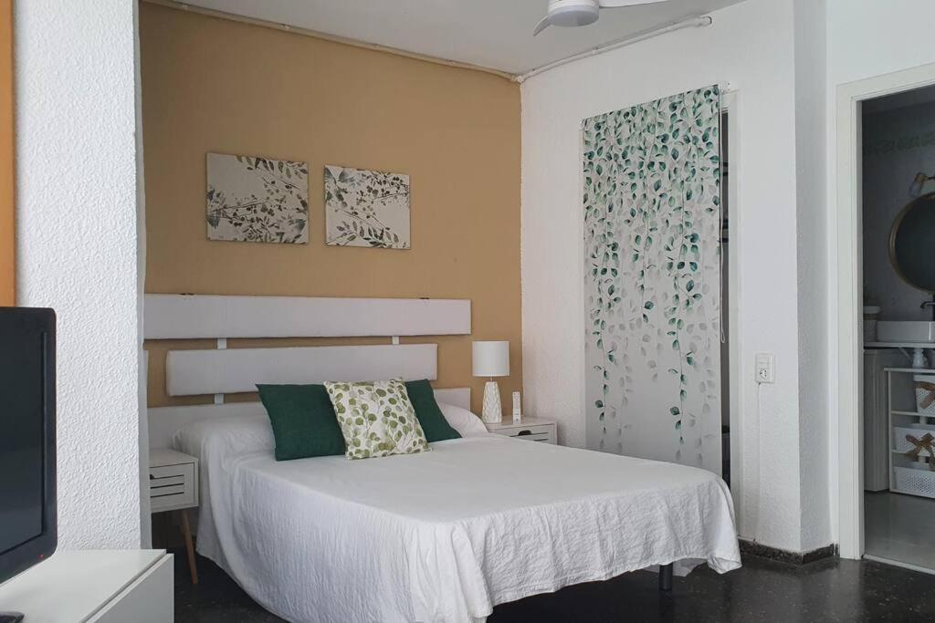 Fully-equipped, Ideal Beach-front Apartment Benicàssim